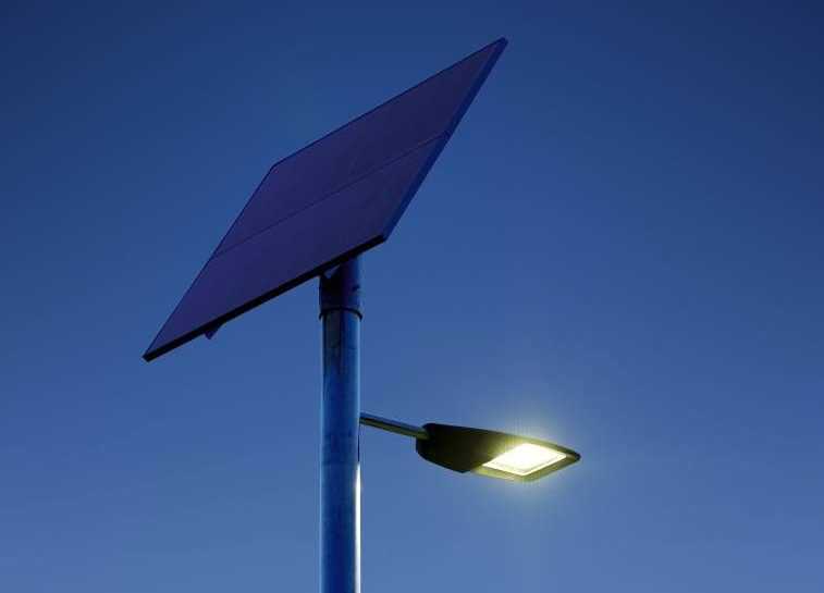 Варианты уличного освещения на солнечных батареях