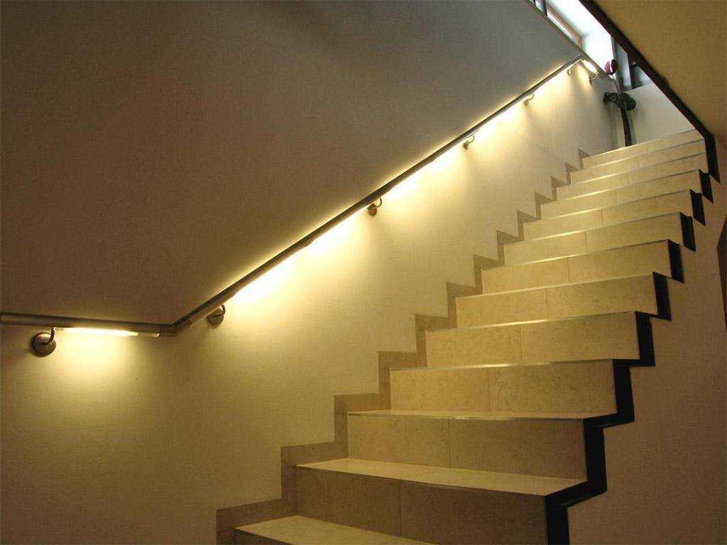 Подсветка лестницы светодиодной лентой своими руками