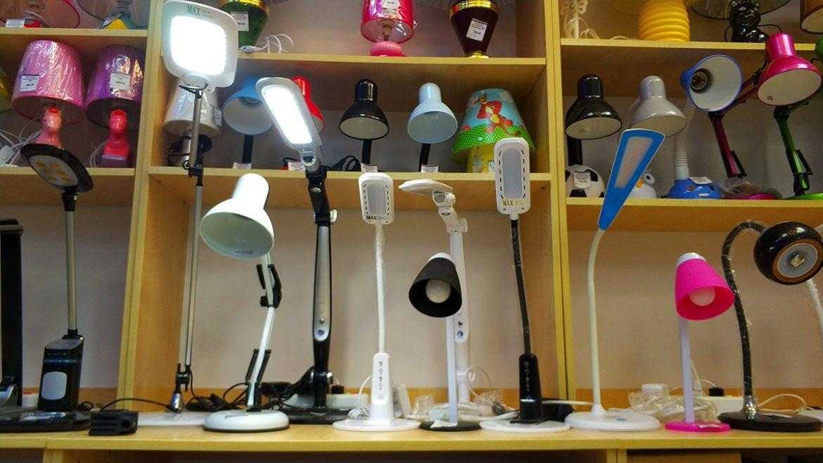 Как выбрать настольную лампу