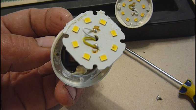 Как разобрать светодиодную лампу и правильно её отремонтировать