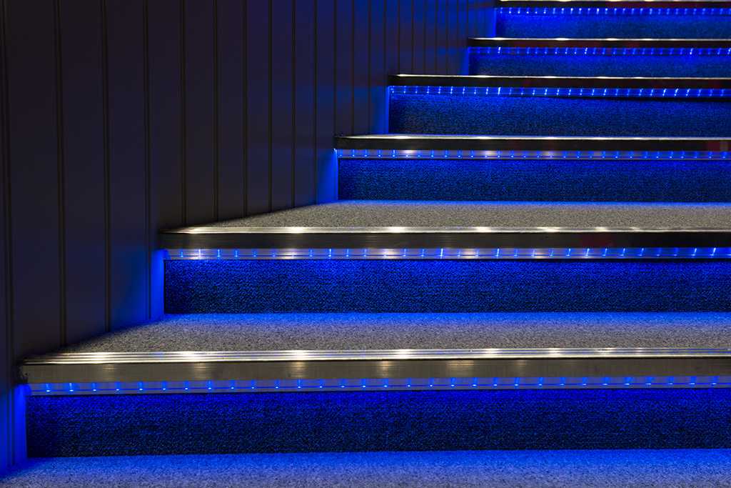 Подсветка лестницы: какую выбрать, как сделать самостоятельно