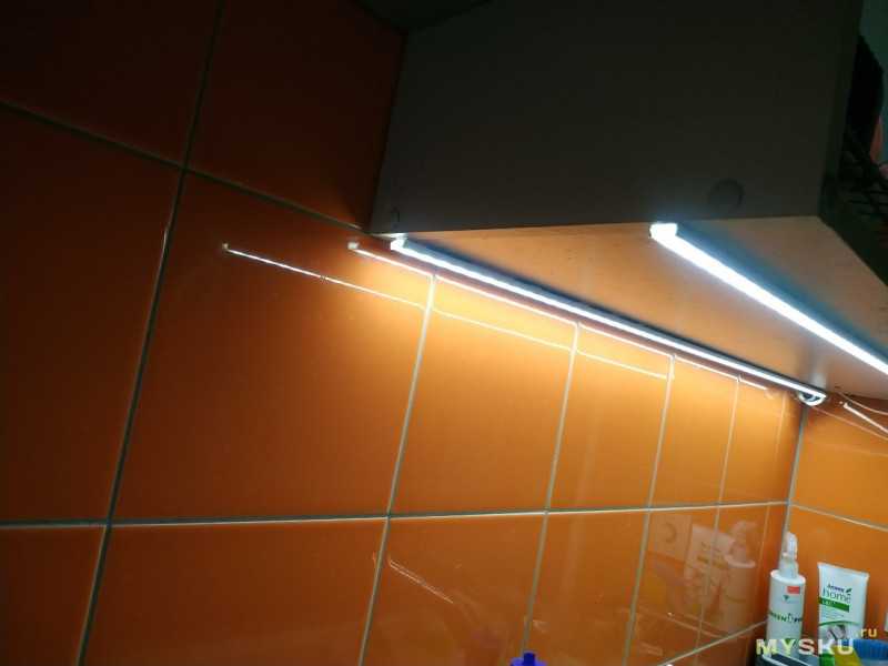Как правильно организовать освещение на кухне: общий свет, подсветка рабочей и обеденной зоны, 110+ реальных фото примеров