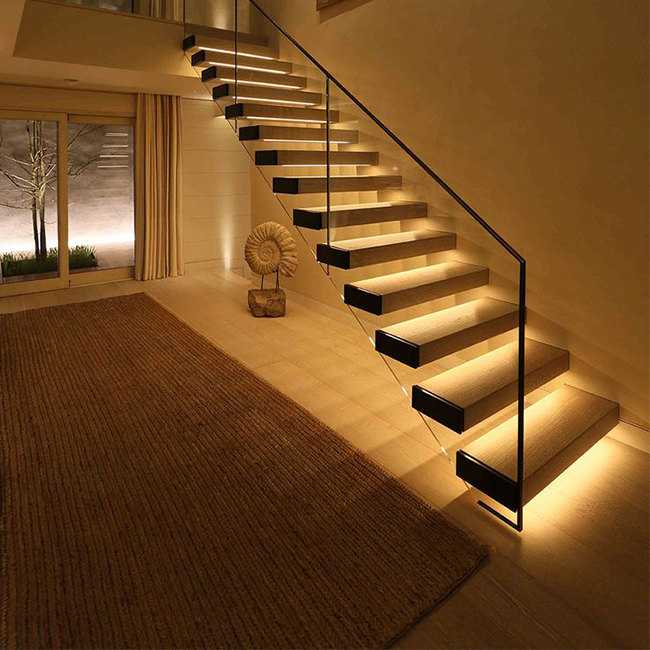Подсветка лестницы внутри дома: красивые и удобные варианты