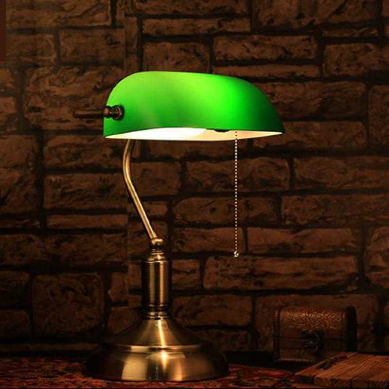 Настольные зеленые лампы - история светильника и роль в интерьере