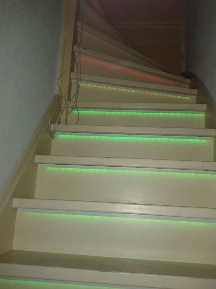 Подсветка лестницы в доме: варианты освещения ступенек