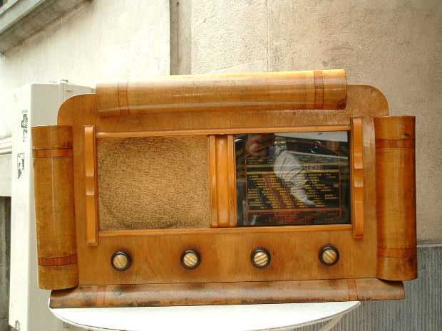 Самодельный детекторный радиоприемник в деревянном корпусе. | я и диод