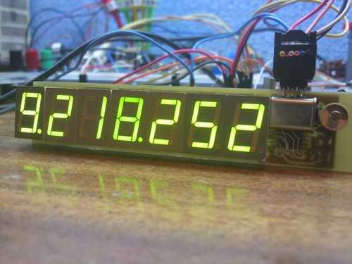 Это, наверно, самый простой частотомер построенный на микроконтроллере ATtiny2313 Он позволяет измерять частоты до 10 МГц в четырех автоматически