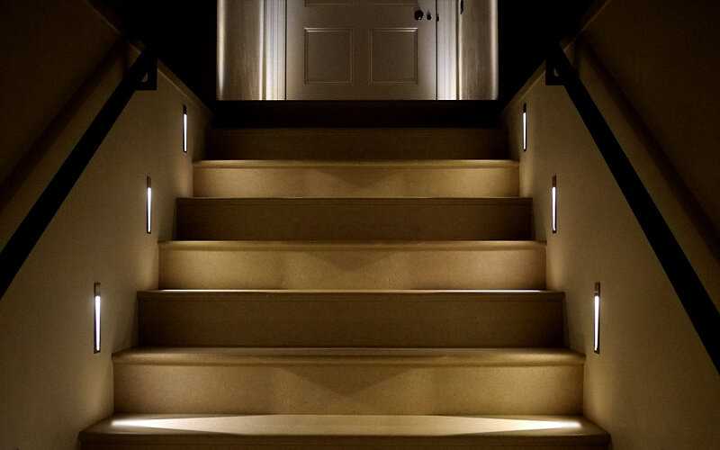 Освещение лестниц: варианты оформления подсветки, особенности, подборка фото