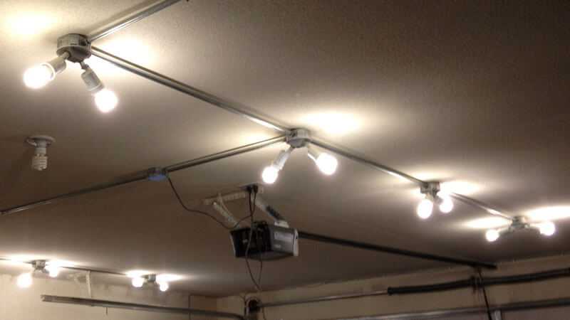Освещение в гараже (59 фото): как сделать свет своими руками, светодиодная иллюминация с прожекторами, автономное электричество в смотровой яме