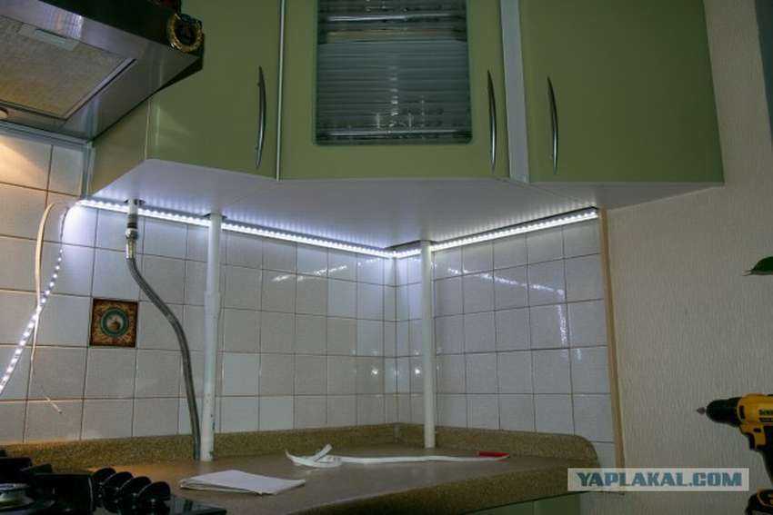 Нюансы выбора и монтажа светодиодной подсветки под шкафы для кухни