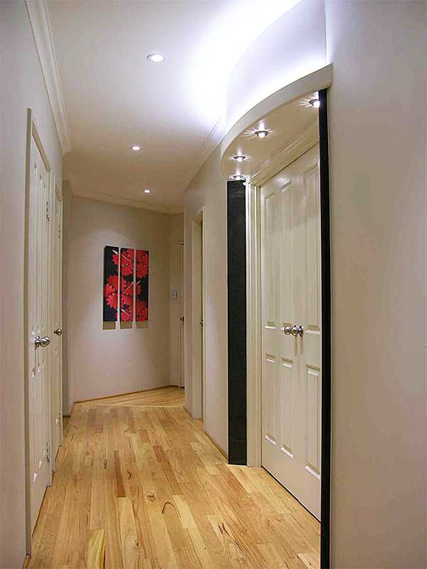 Освещение в прихожей разной формы, виды и варианты подсветки коридора — идеи дизайна с фото - 21 фото