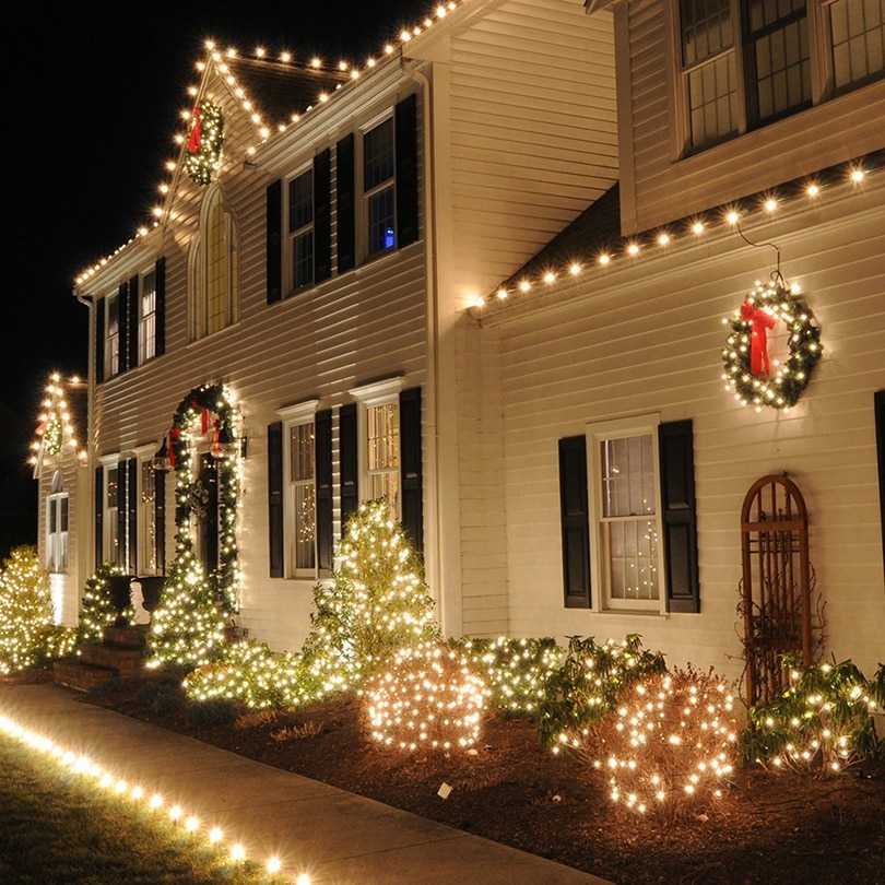 Как закрепить гирлянду на доме снаружи, новогодняя подсветка дома: варианты освещения зданий снаружи, как выбрать подсветку фасада, подключение и крепеж своими руками