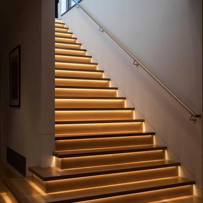 Подсветка лестницы - выбор вариантов, правильная установка и описание