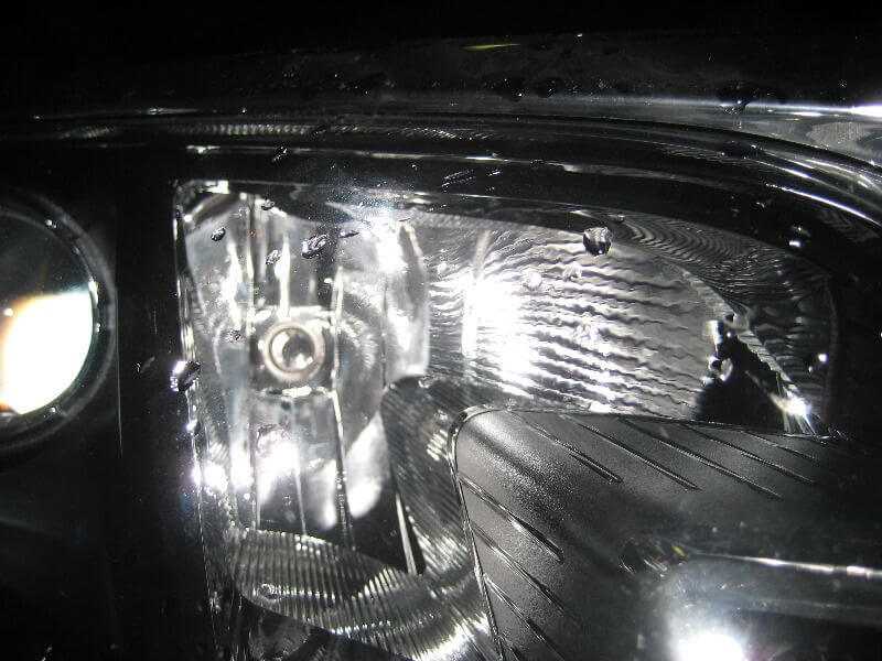 Как заменить лампочку ближнего света на моем ford fusion?
