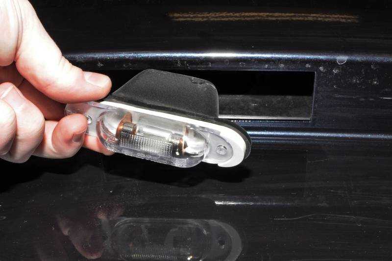 Лампа подсветки номера на автомобиле приора: инструкция замены
