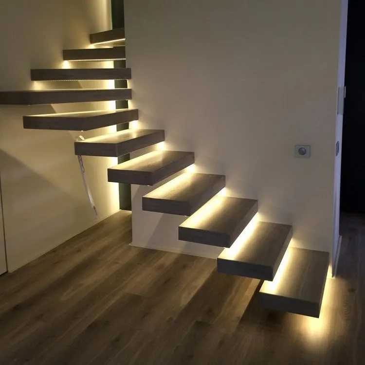 Подсветка лестницы: как сделать освещение ступеней своими руками, схемы и варианты для деревянных лестниц, с датчиком движения, светодиодной лентой