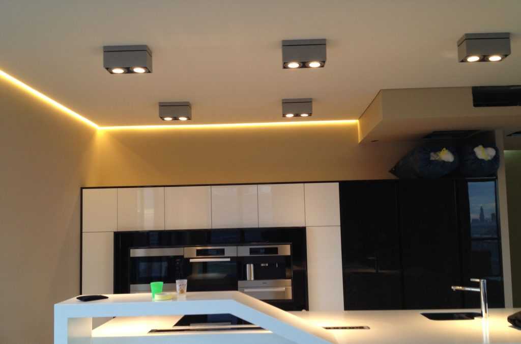 Трековые светильники на кухне: особенности конструкции и критерии выбора